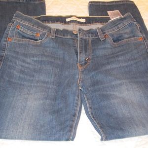 Levis Boyfriend size 28